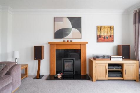 Living Room-4.jpg