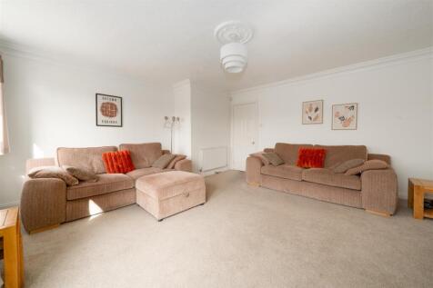 Living Room-3.jpg