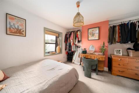 Bedroom1.jpg