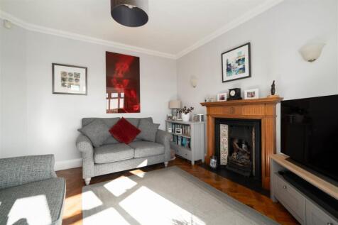 Living Room-5.jpg