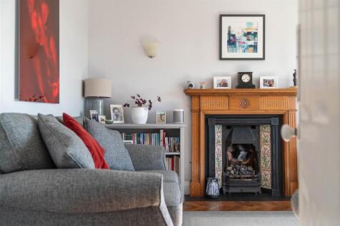 Living Room.jpg