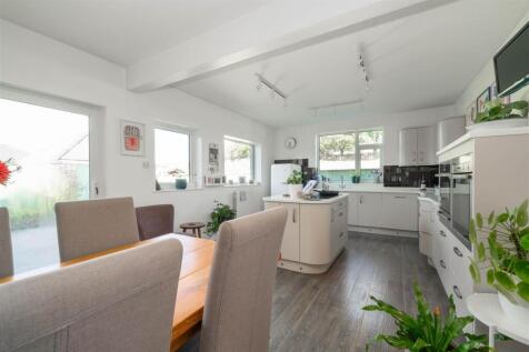 Kitchen-11.jpg