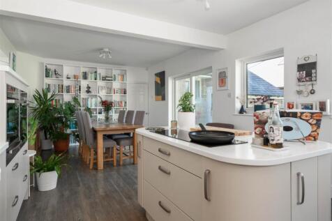 Kitchen-8.jpg