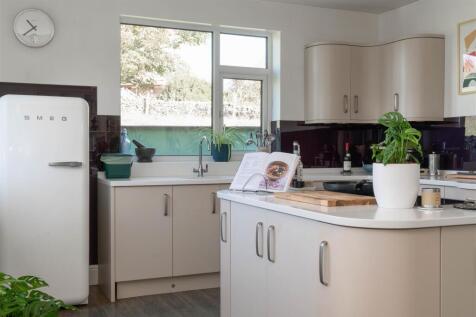 Kitchen-13.jpg