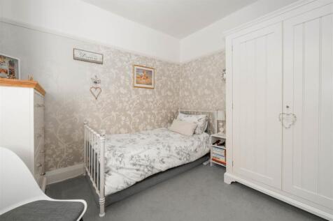 Bedroom3-2.jpg