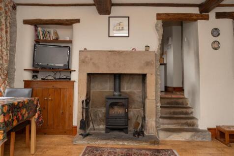 Living Room-4.jpg