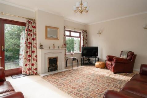 Living Room.jpg