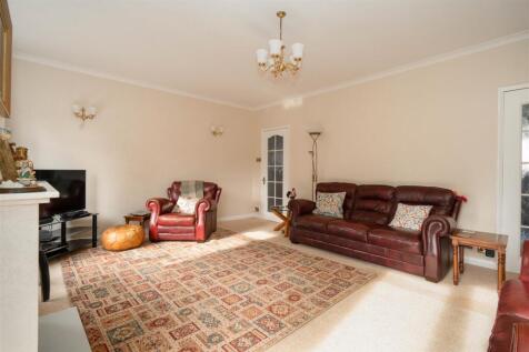 Living Room-2.jpg