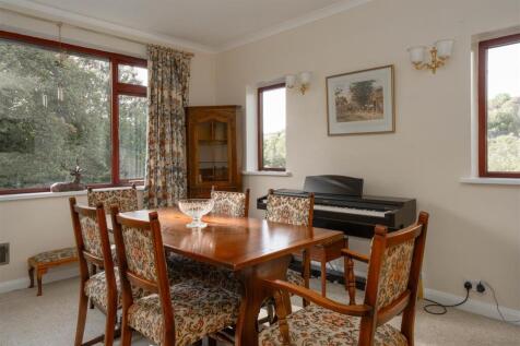 Dining Room.jpg
