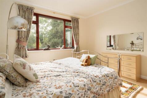 Bedroom2-2.jpg
