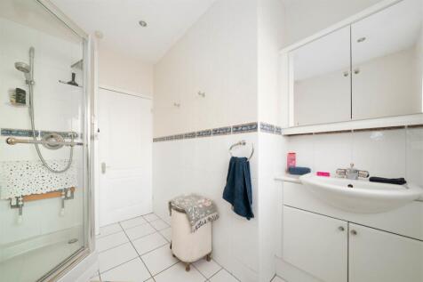 Shower Room-2.jpg