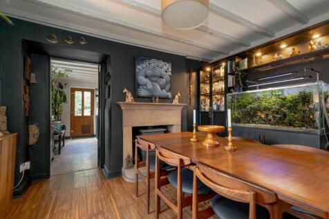 Dining Room-2.jpg