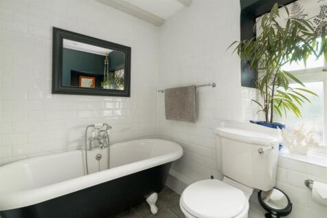 Bathroom.jpg