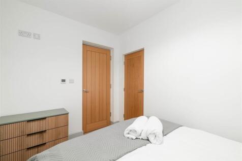 Bedroom1-2.jpg