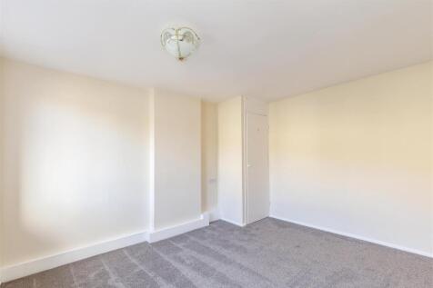 Bedroom 1-2.jpg