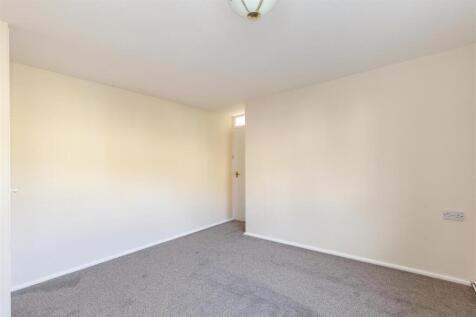 Bedroom 1-3.jpg