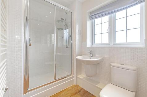 Bedroom 1 En Suite-1.jpg