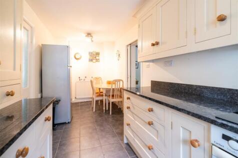Kitchen-4.jpg