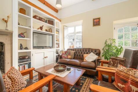 Living Room-2.jpg