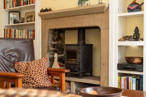 Living Room-9.jpg