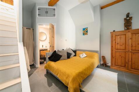 Bedroom1-2.jpg