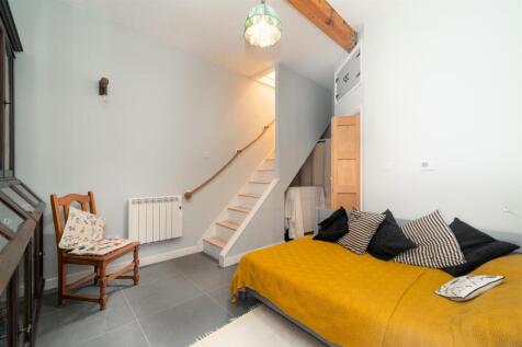 Bedroom1.jpg