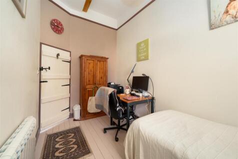 Bedroom2-2.jpg