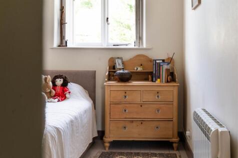Bedroom2-3.jpg