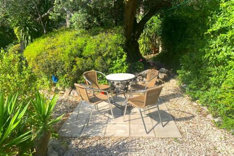 Garden table/chairs