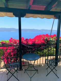 Balcony / sea views