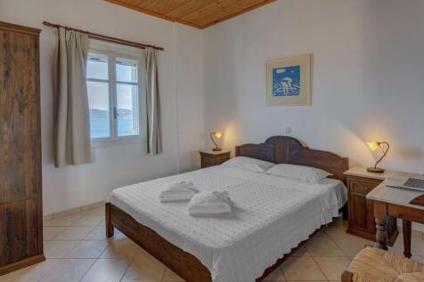 Cottage bedroom 