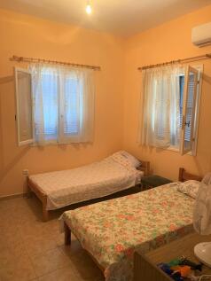 Twin bedroom