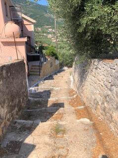 Footpath to house
