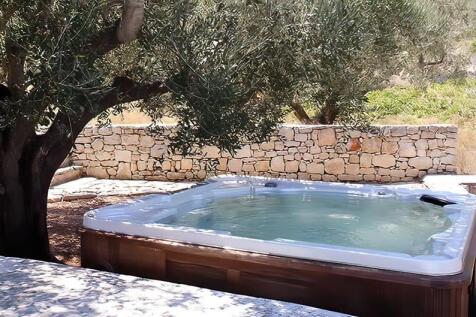 Jaccuzi area