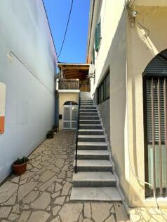 Stairs to 1st floor