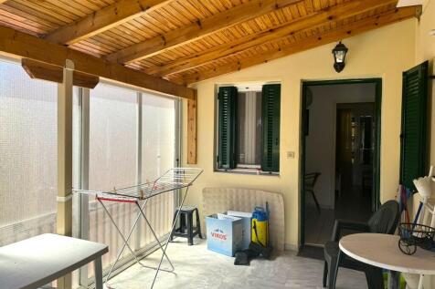 Enclosed balcony