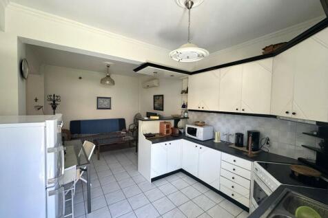 Kitchen and lounge