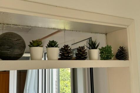 Bedroom detail