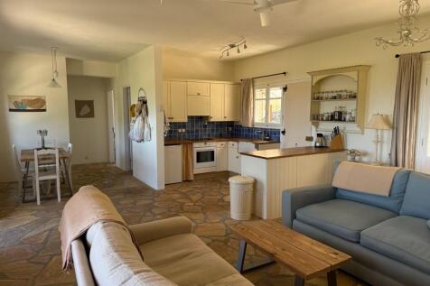 Living and kitchen