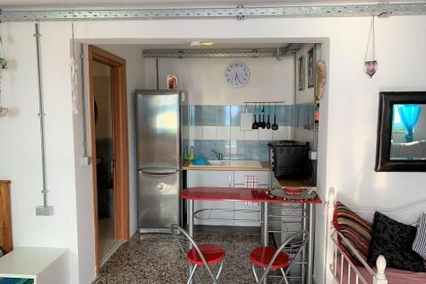 Independent flat