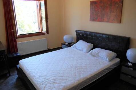 Interior bedroom 1
