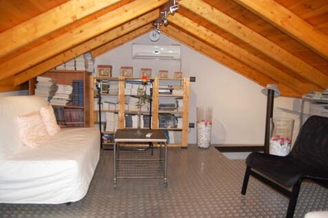 Interior bedroom 2