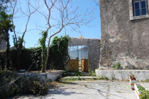 Entrance to property