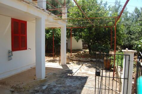 Entrance to property