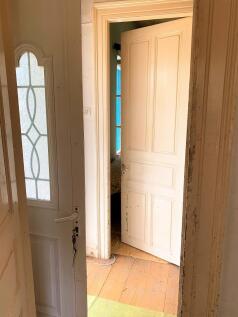 interleading doors
