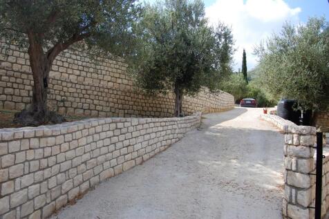 Entrance driveway