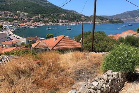 Garden &amp; sea view