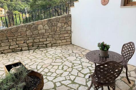 Courtyard terrace