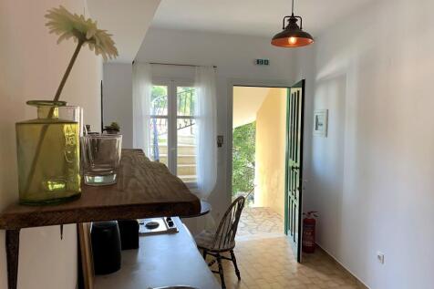 Courtyard kitchen