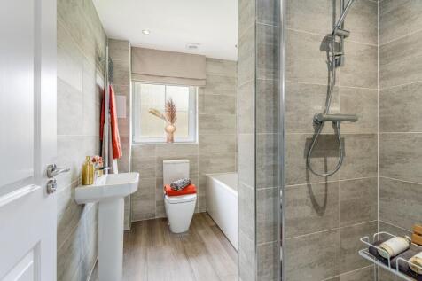Bathroom in 4 bedroom Brechin house